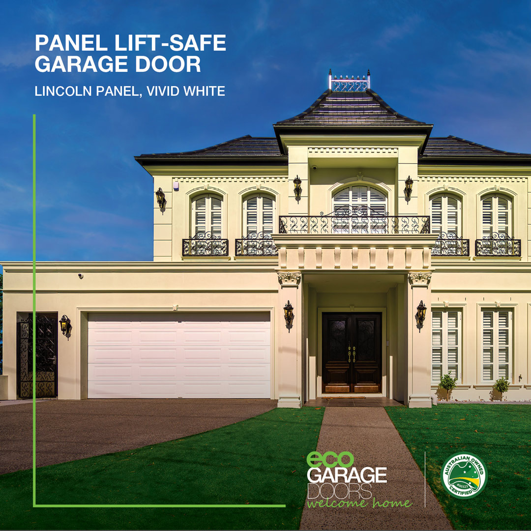 Panel lift-safe garage door, Lincoln panel